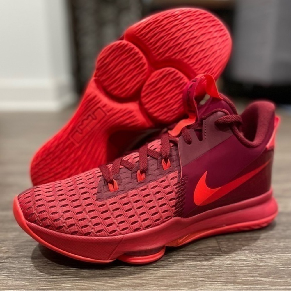 LeBron Witness 5 sz 11.5 Crimson Red